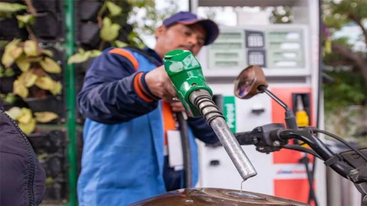 Petrol Price Raised by Rs7.45 per Litre, Diesel Rs9.56
