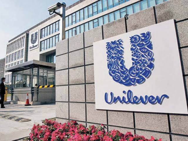 Unilever Pakistan empowers women at “investing in U” event