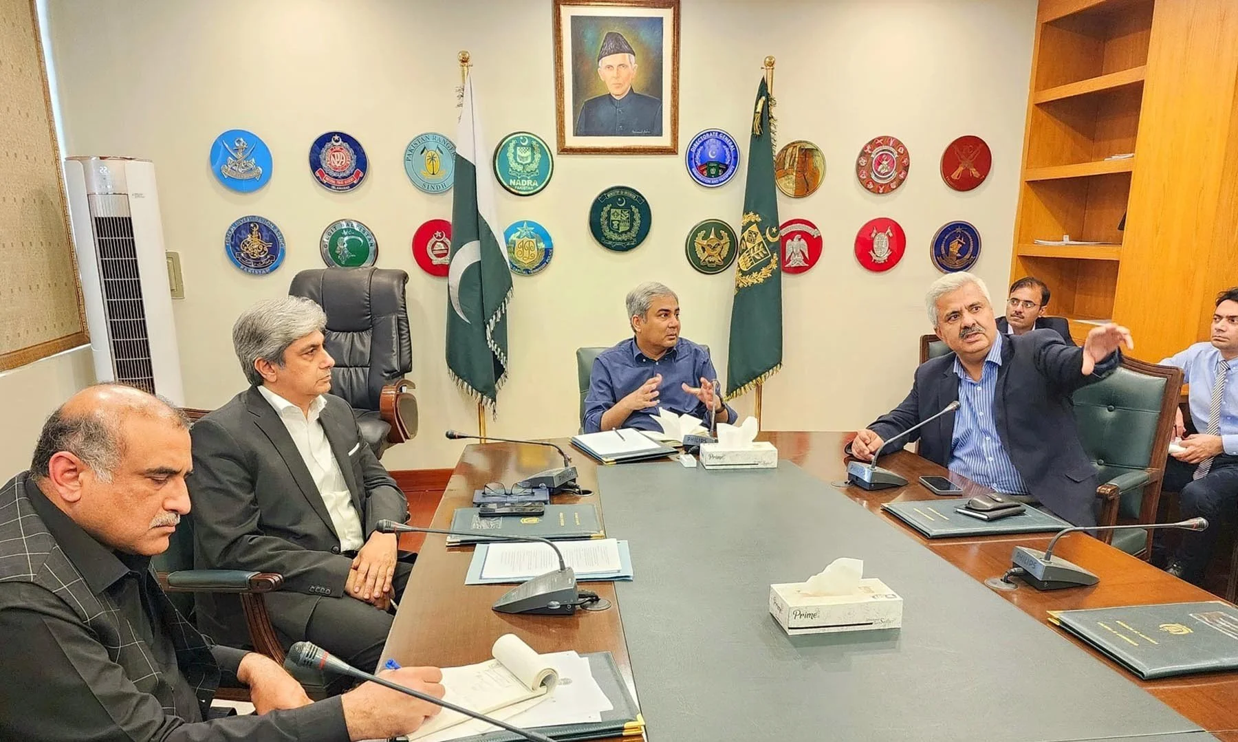 Interior Minister presides over important meeting regarding security of Chinese citizens