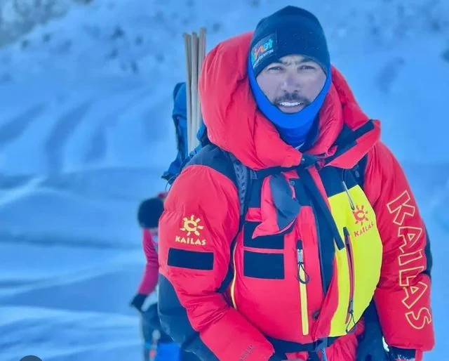 Sirbaz Khan Makes History Scaling Mount Everest Without O2 Support