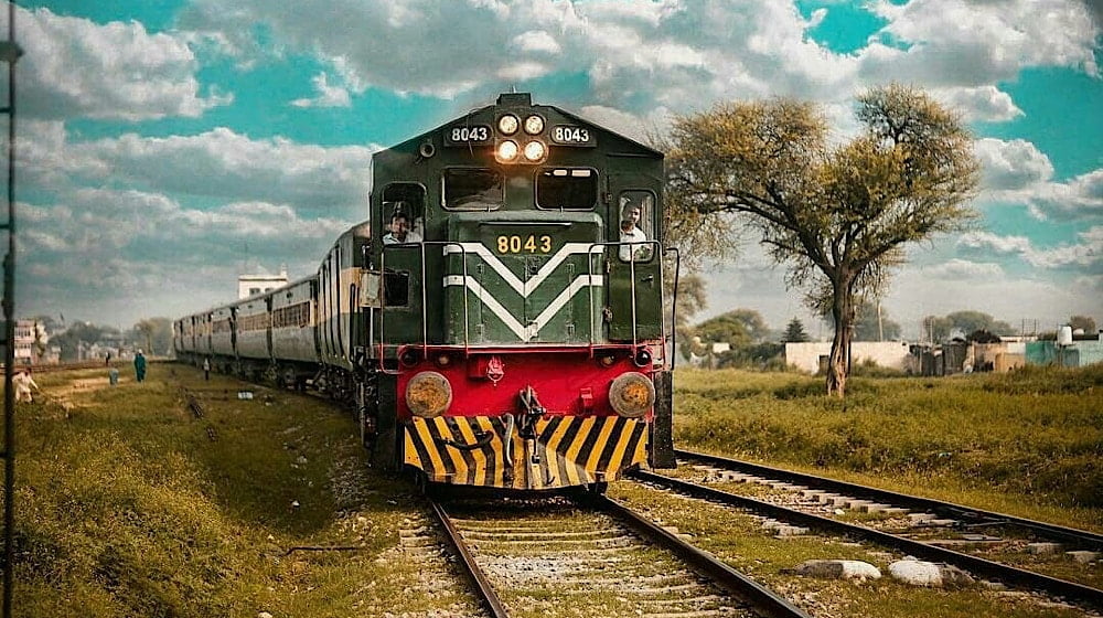 Pakistan Railways Achieves Record Revenue of Rs 66 Billion