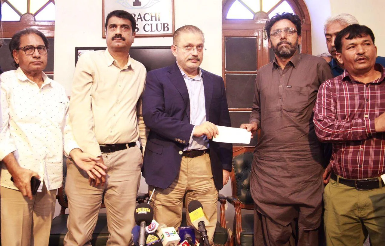 Sharjeel condemns journalist’s murder, provides relief to bereaved family