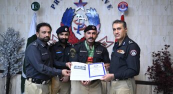 IG awards constable Shahnawaz for winning Asian bodybuilding title