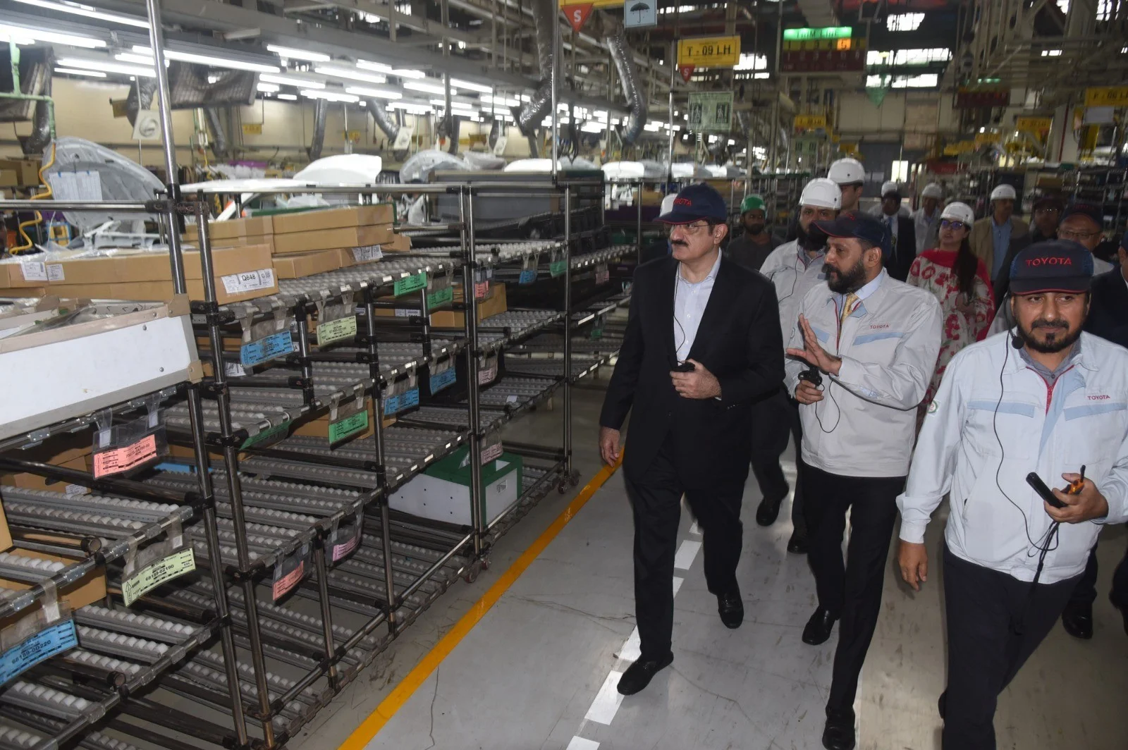 CM Murad Visits Indus Motor Hub, Reaffirms Support for Local Automotive Sector