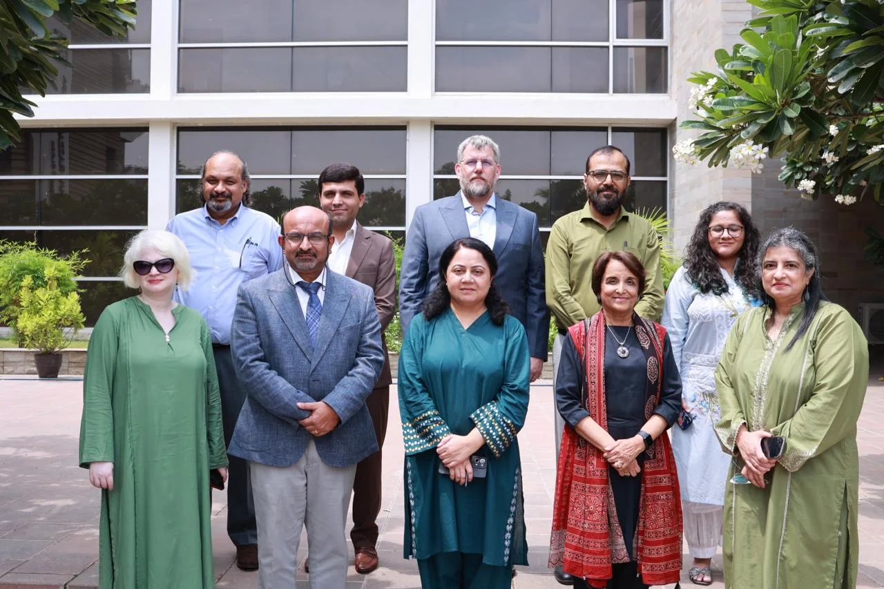 AKU, IBA host dialogue on future of undergraduate education