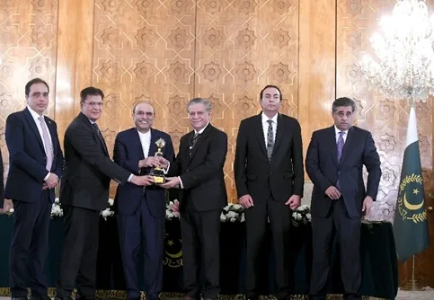 AKUH Wins ‘Best Hospital of the Year’ Award, Presented by President Zardari