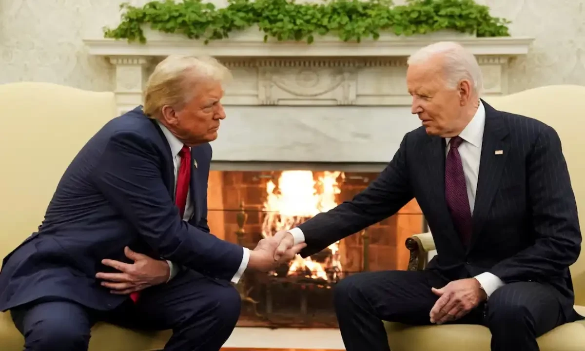 Biden and Trump Meet in White House, Pledge Smooth Transition of Power