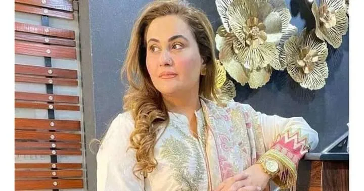 Controversy Erupts as Actress Abida Usmani Criticizes Former Actress Nargis’s Hajj, Civil Society Protests in Support