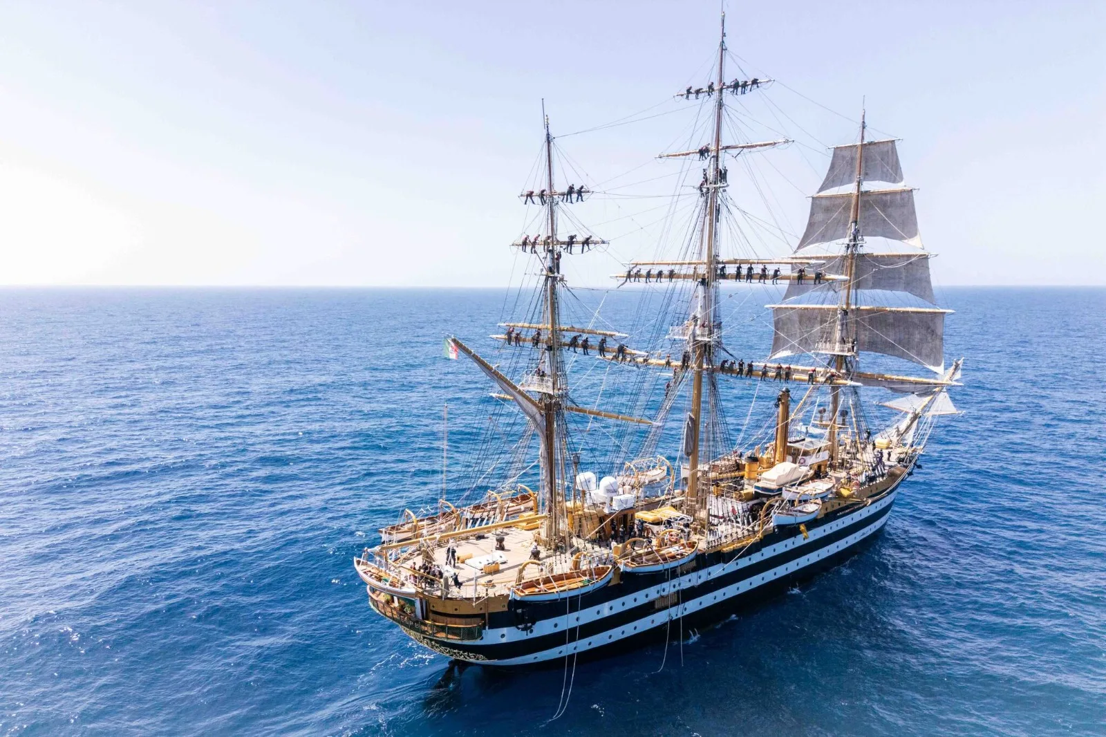 Italian Navy heritage ‘Amerigo Vespucci’ makes first visit to Karachi