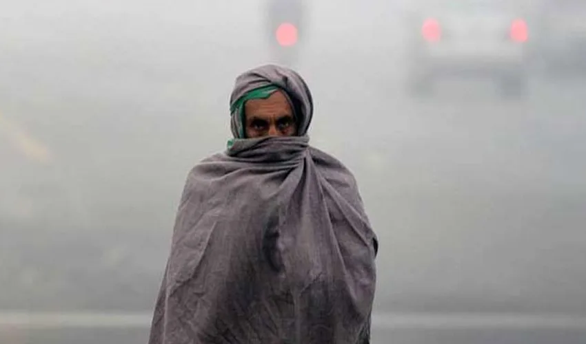 Karachi Records 8.9°C as Cold Wave Sweeps Across Pakistan