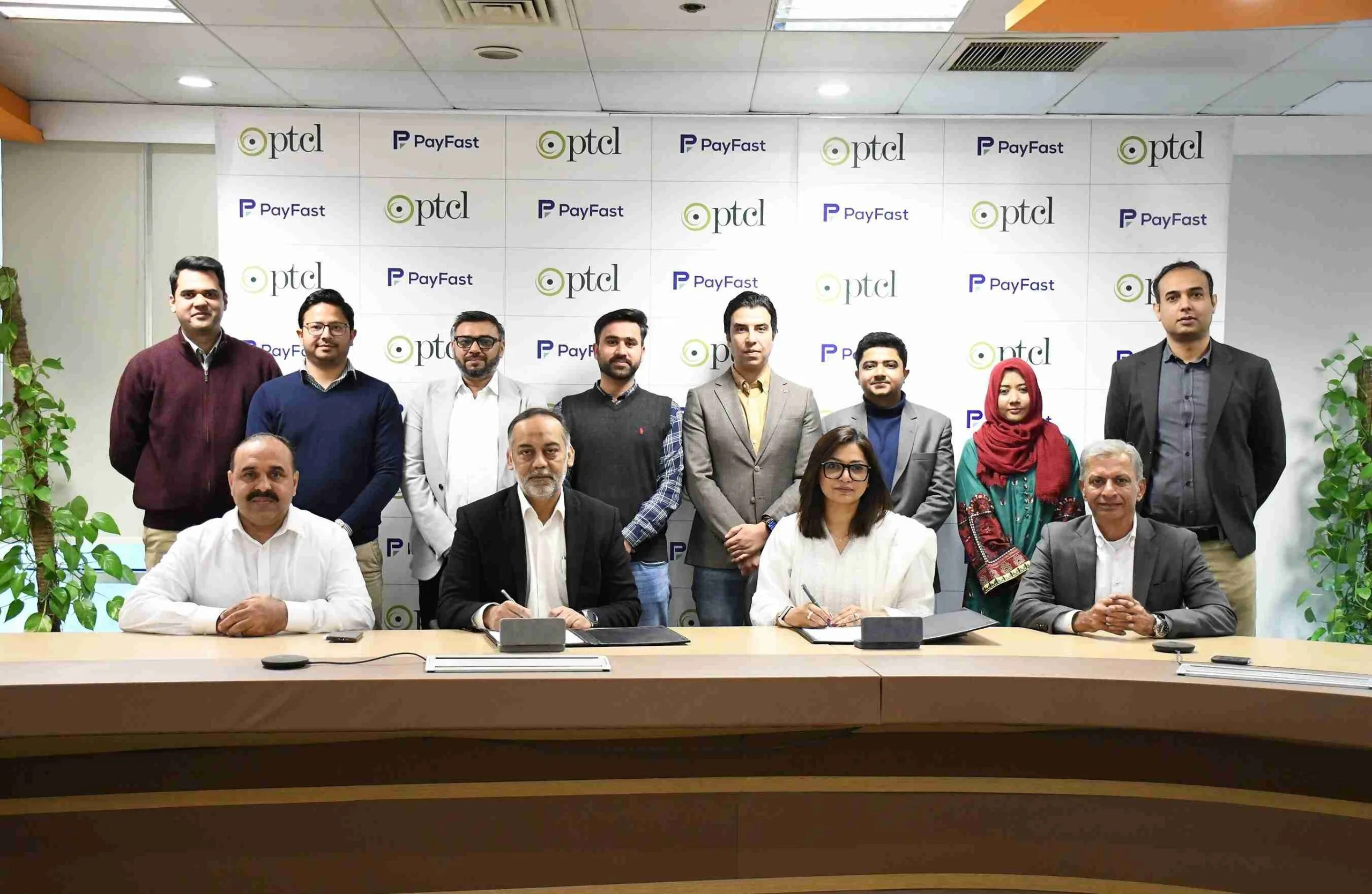 PTCL Introduces Industry-First WhatsApp-Based Bill Payment Solution in Pakistan