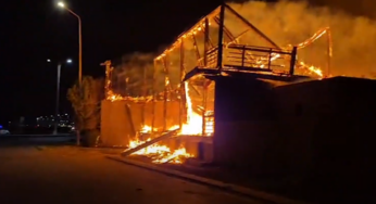 Fire Engulfs Restaurant at Karachi Do Darya
