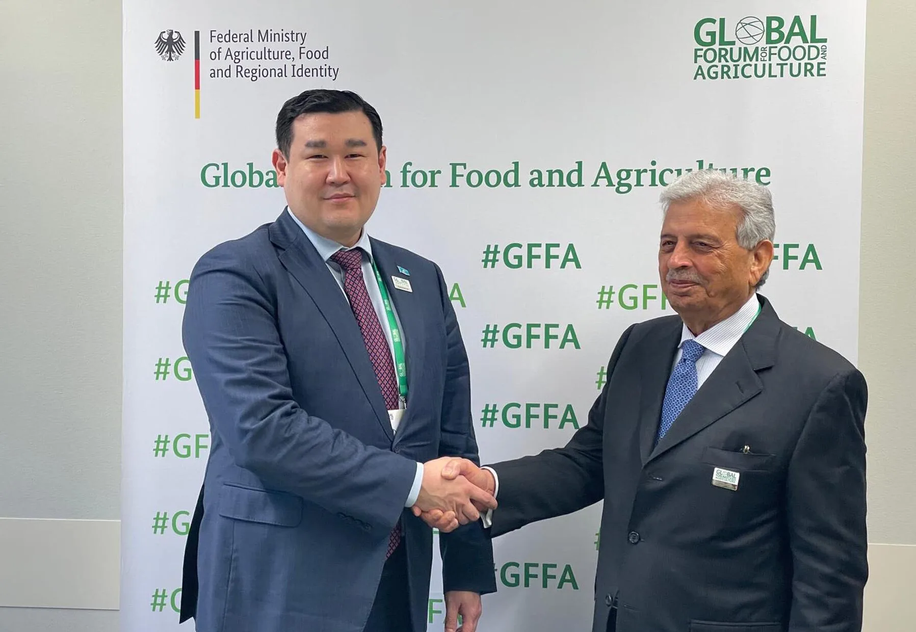 Pakistan Engages Kazakhstan, Crop Trust on Food Security at Global Forum in Berlin