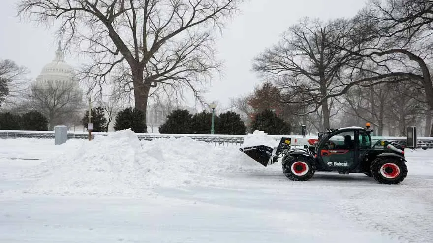 Major Winter Storm Hits US, Causing Power Outages for Millions and Canceling Over 10,000 Flights