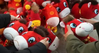 Lunar New Year Buzz Hits China’s Yiwu Market as ‘Crying Horse’ Toy Soars in Popularity