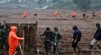 Rain Hinders Search Efforts for Over 30 Missing in Indonesian Landslide Death Toll Rises