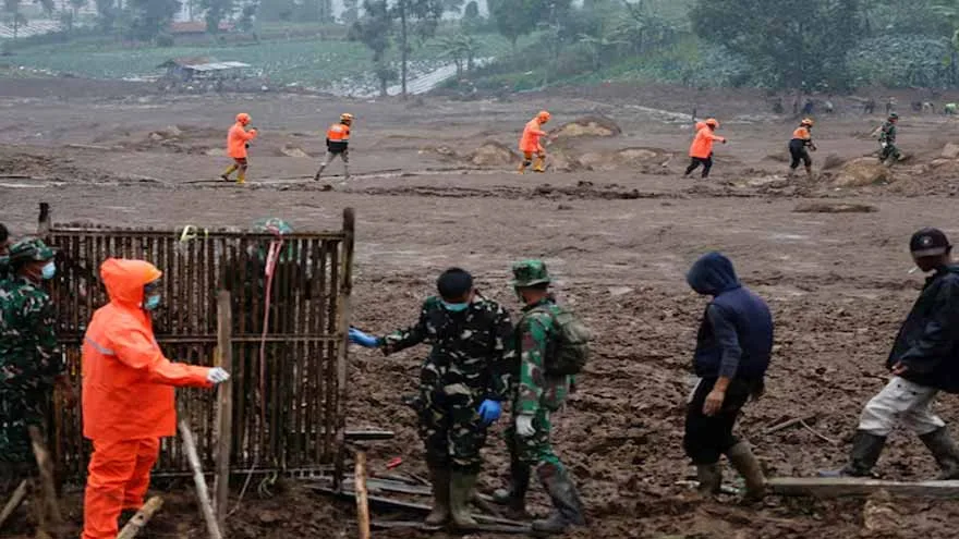 Rain Hinders Search Efforts for Over 30 Missing in Indonesian Landslide Death Toll Rises