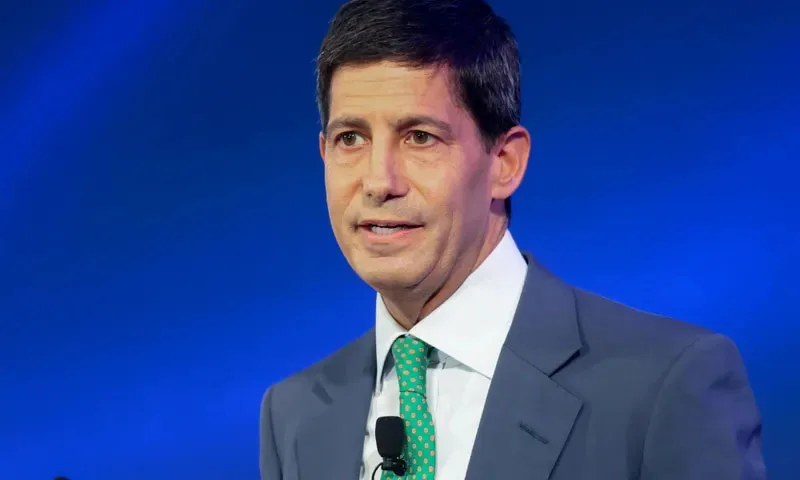 Trump Nominates Kevin Warsh to Lead US Central Bank Despite Critique of Current Policies