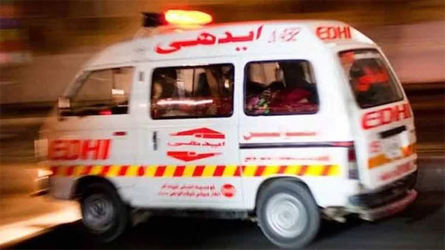 One killed, one injured as coach crashes into motorcycle in Sehwan Sharif