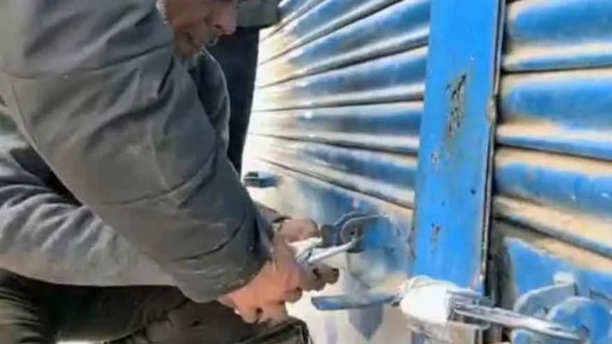 Karachi Seals 500 Shops Over Fire Safety Violations