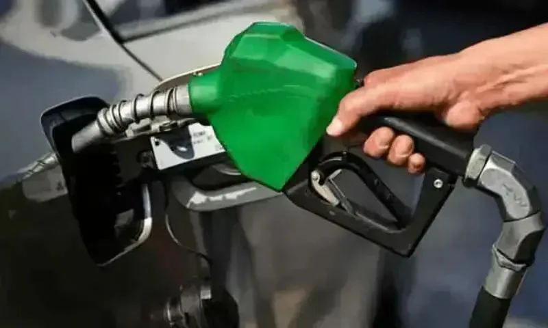 Petroleum Prices Hike by Rs5-Rs7.32 in Pakistan