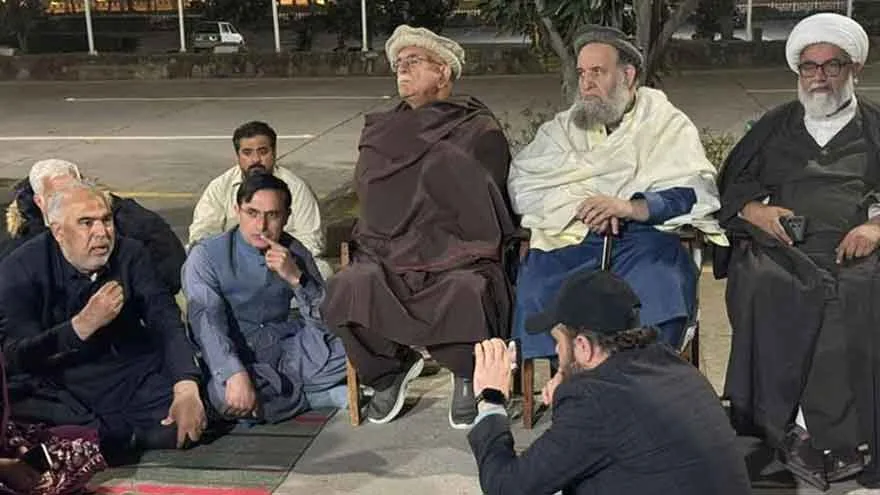 Opposition vows to continue sit-in until Imran Khan meets party officials