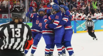 USA Sweeps Canada in惊心动魄的女子冰球冬奥金牌战