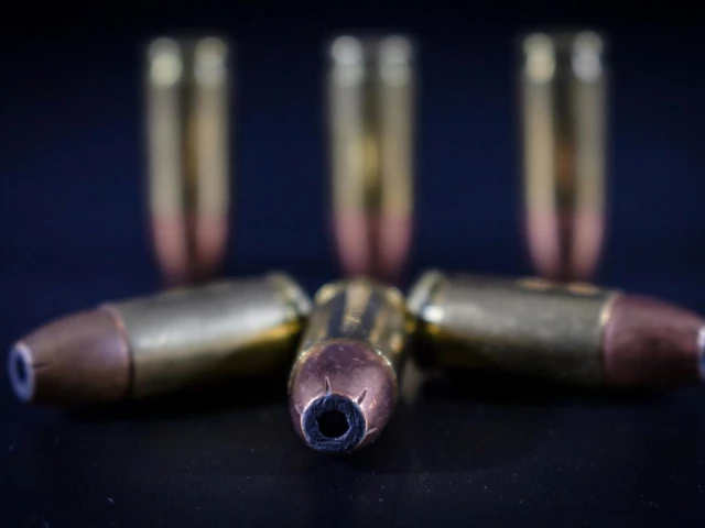 Six killed, two vehicles burned in Balochistan attack