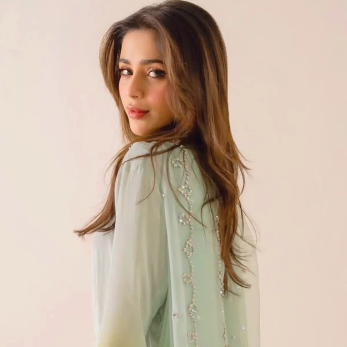 Aima Baig Critiques Badshah, Hania Aamir Buzz Amid Iran Crisis