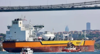 U.S.–Iran Conflict Halts Strait of Hormuz Shipping, Harming Oil Supply