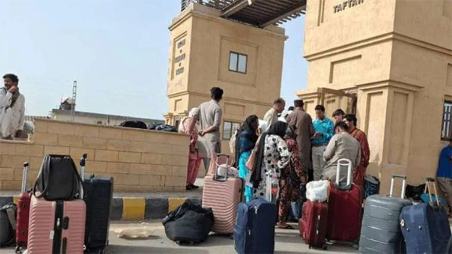 At Least 556 More Return from Iran Through Taftan Border