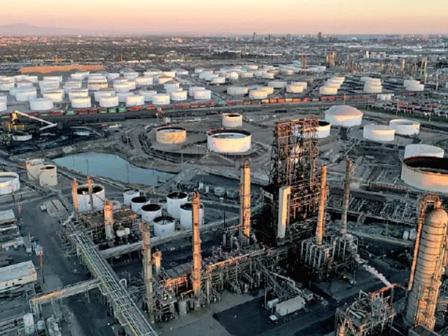 US Crude Jumps Over 10% to $90 per Barrel for First Time in Nearly a Year