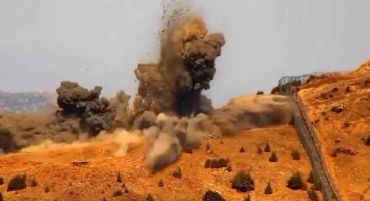 Pakistan Army Destroys Afghan Taliban Posts Along Border