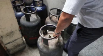 India Restaurants Warn of Possible Shutdowns Due to Gas Supply Disruptions