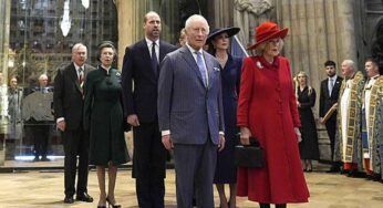 Princess Anne bows to King Charles III, Kate and William look on