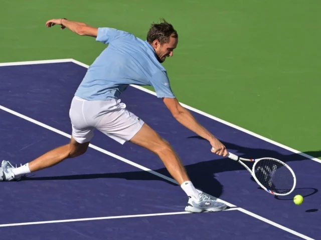 Medvedev Ends Alcaraz’s Winning Streak at Indian Wells