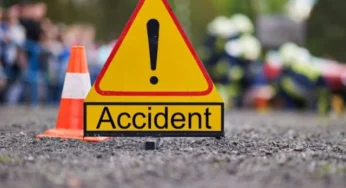 Three injured in accident involving loader rickshaw and motorcycle