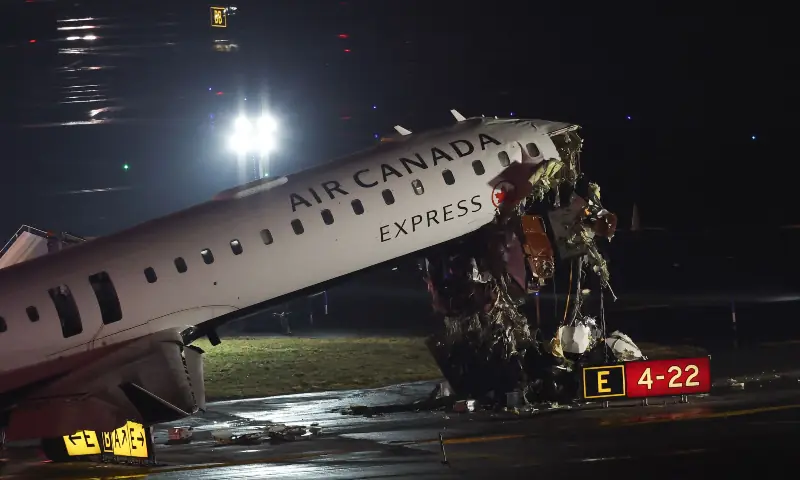 Pilot, Co-Pilot Killed in Runway Collision at LaGuardia Airport