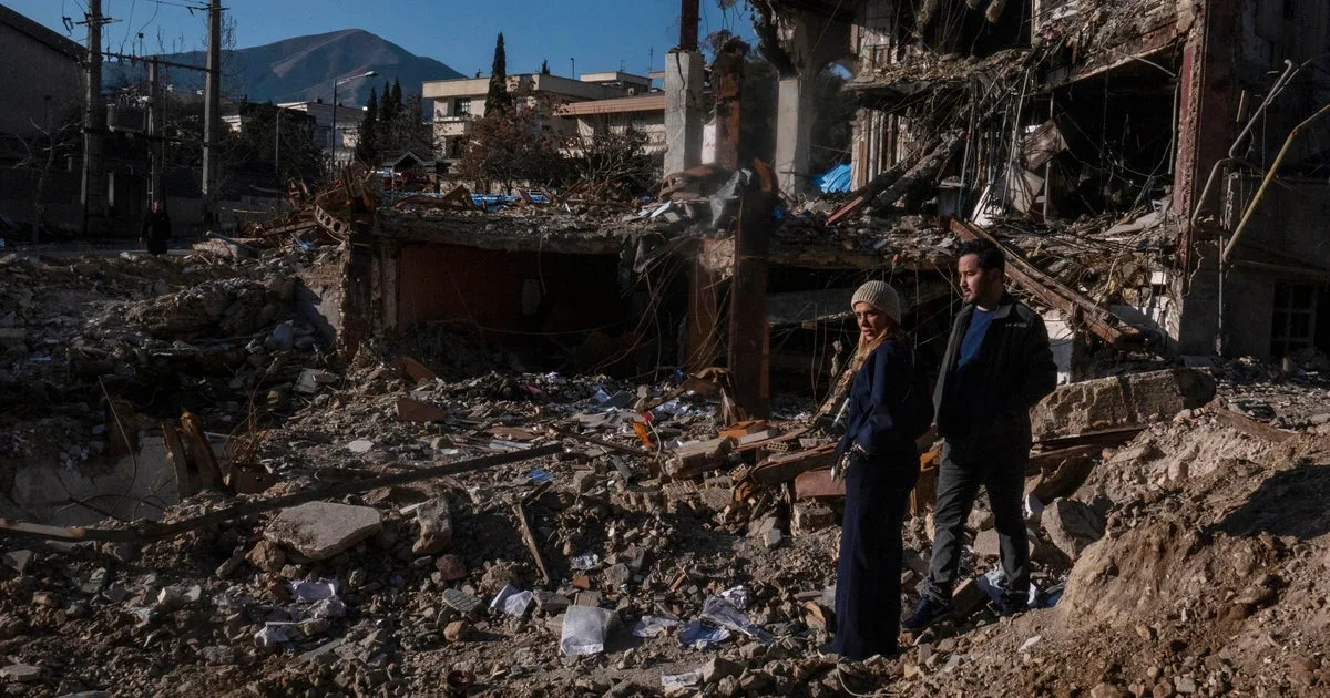 Iranians Feel Doomed After War Hopes Fizzle Out Amid Demonstrations and Regime’s Grip