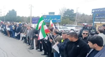 Iranians Form Human Chains Around Key Infrastructure Amid US Deadline Concerns