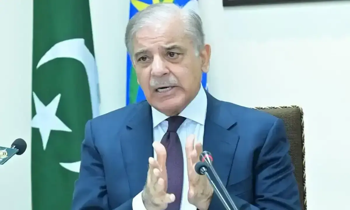 Shehbaz Asks Two-Week Extension from Trump’s Deadline on Iran’s Gulf Oil Blockade