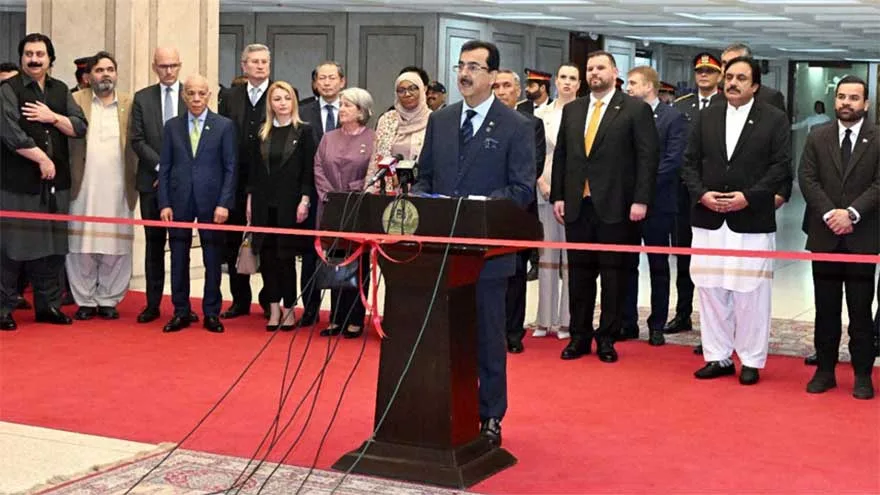 Senate Hosts National Anthem in Choral Format