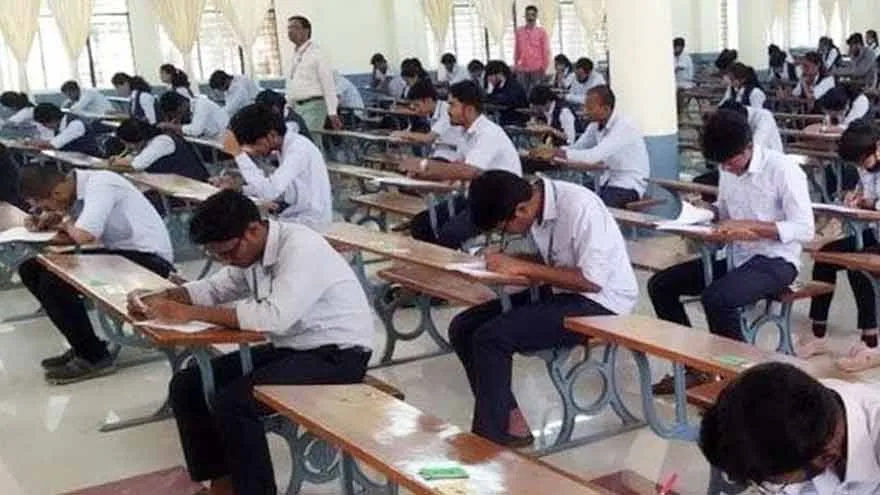 Class 9 CS Paper Leaked on Social Media in Karachi, Exam Concerns Rise