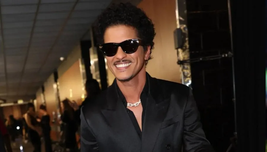 Bruno Mars Returns to Stage with ‘The Romantic’ Tour