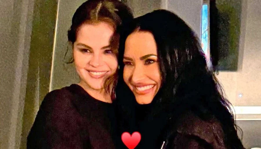 Selena Gomez Supports Demi Lovato at ‘It’s Not That Deep’ Show