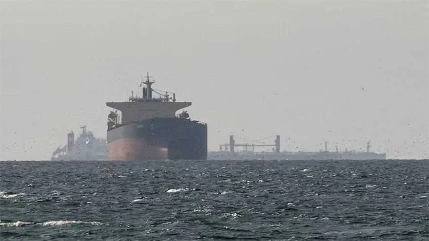 Iran Can Extend Oil Exports for Two Months Before Output Cut, Analysts Say