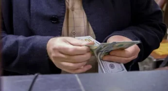 US Blocks $500mn Cash Shipment to Iraq Over Pro-Iran Attacks, Report Says