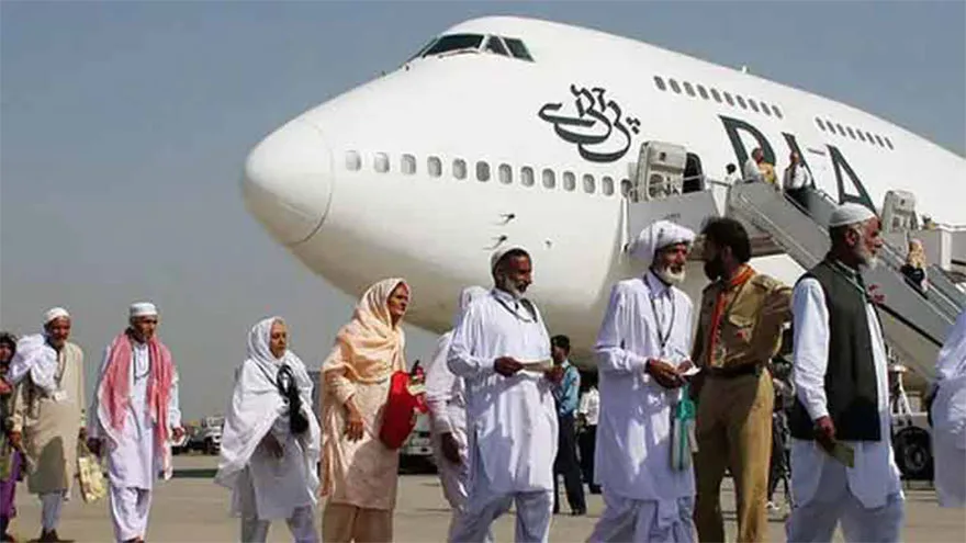 PIA Begins Pre-Hajj Flights From Lahore, Handles Over 12K Pilgrims