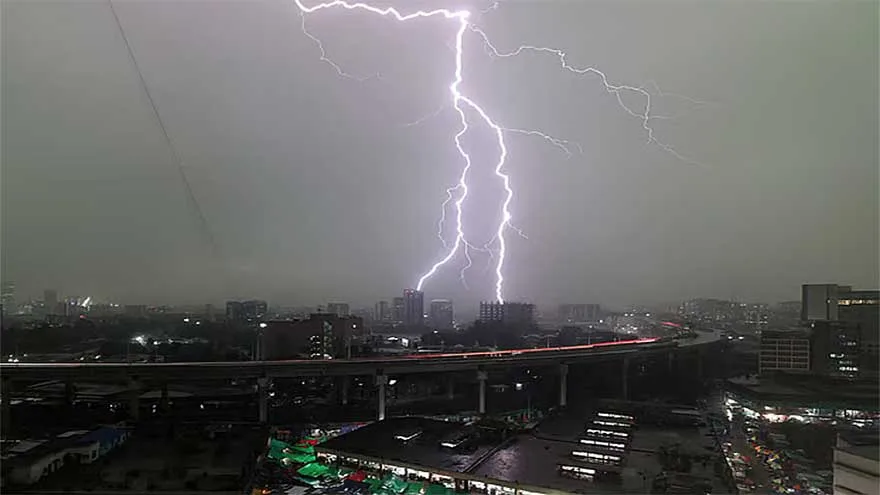 14 Killed by Lightning Strikes Amid Bangladesh Storms