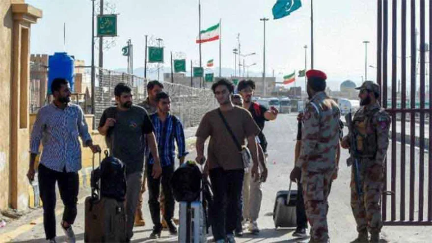 13,943 Pakistanis Return Home from Iran Borders Since Feb 28